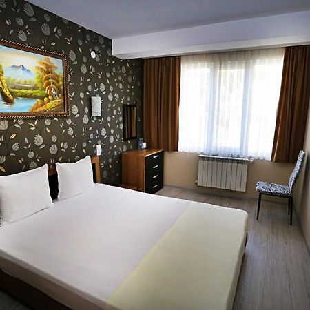 Apart Hotel Central Момчилград Экстерьер фото