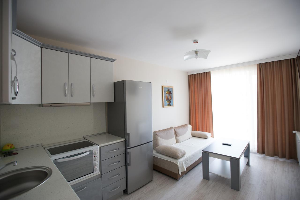 Apart Hotel Central Момчилград Экстерьер фото