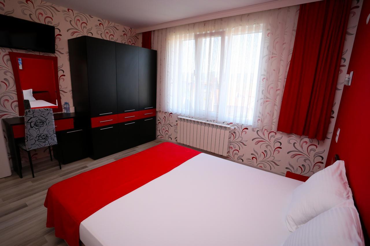 Apart Hotel Central Момчилград Экстерьер фото