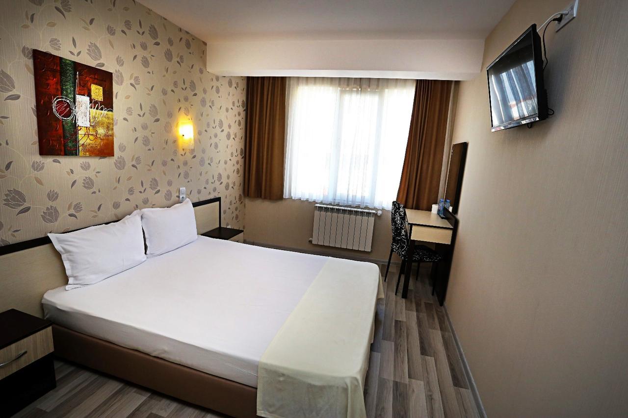Apart Hotel Central Момчилград Экстерьер фото