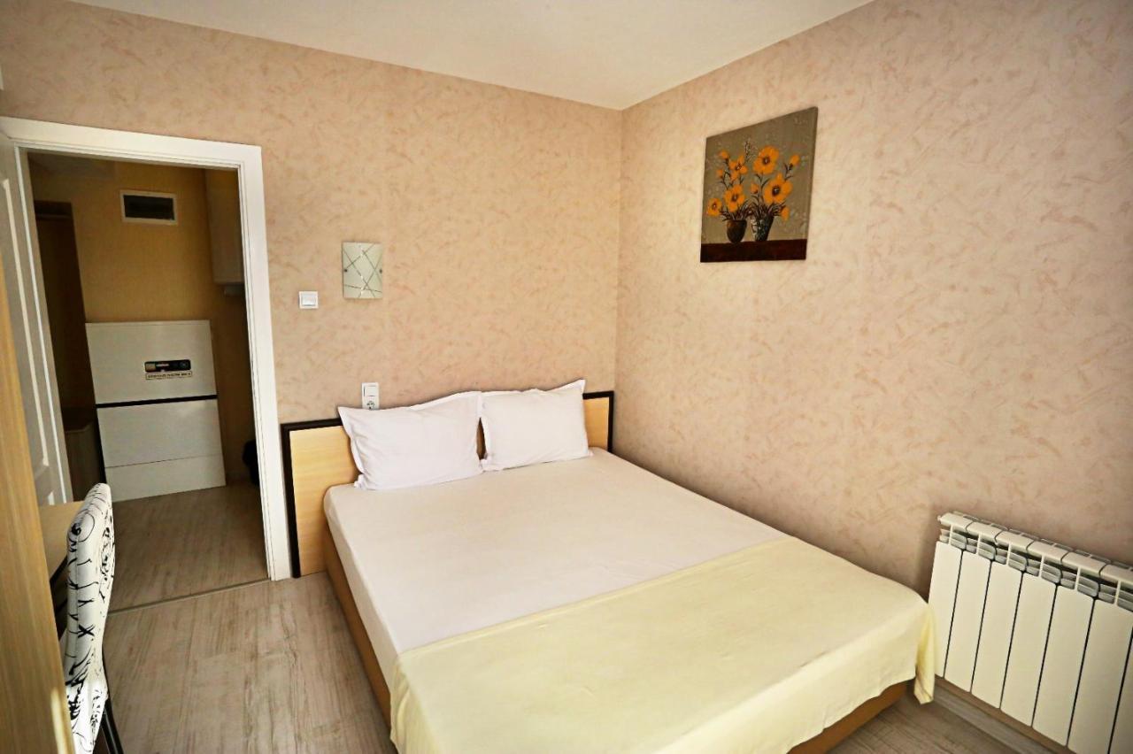 Apart Hotel Central Момчилград Экстерьер фото