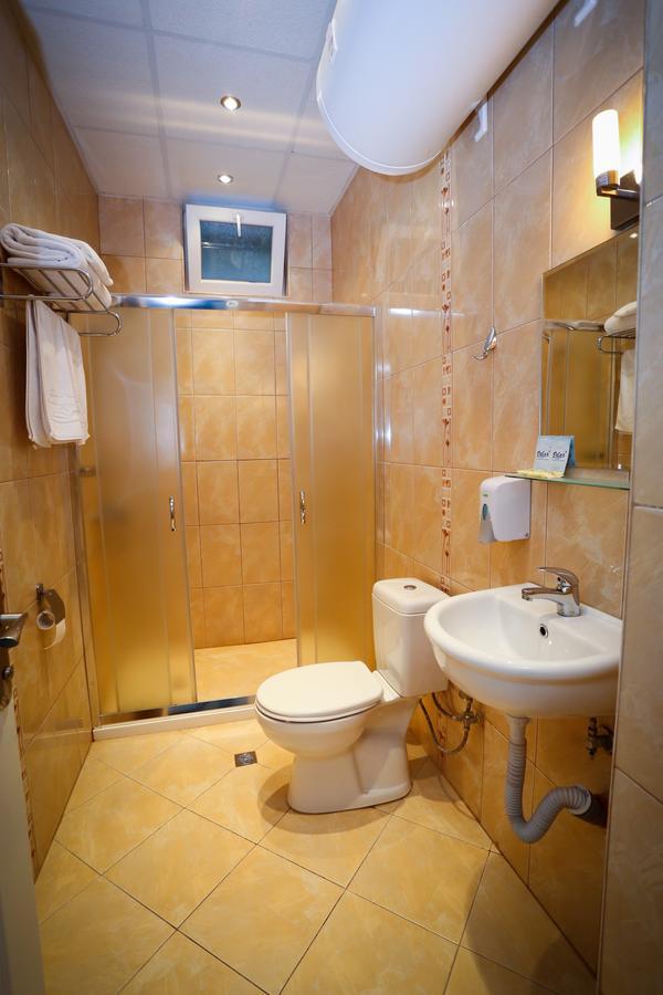 Apart Hotel Central Момчилград Экстерьер фото